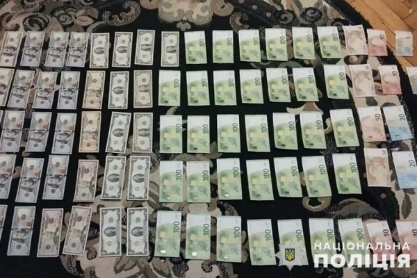 Наркобізнес з прибутками в 400 тисяч на місяць організував житель Микулинців. У справі — п'ять підозр