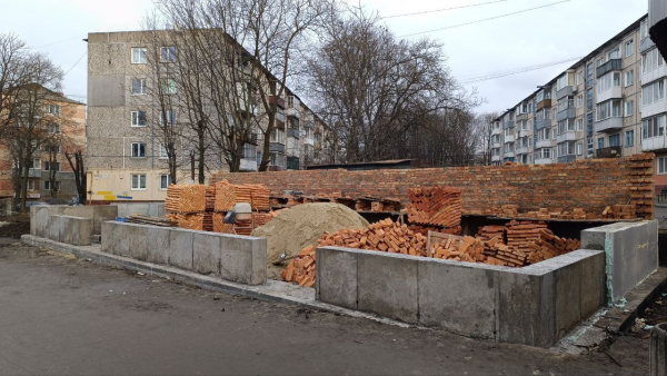 Нова зупинка на Слівенській з торговими приміщеннями: що вже збудували