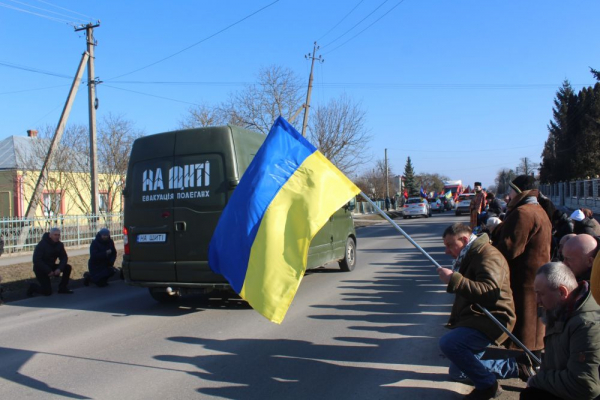 «Славуньку мій! Як я довго на тебе чекала!”: рідні схилились над домовиною Героя Ярослава Гульки (фоторепортаж)