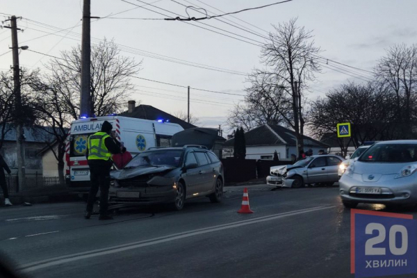 Аварія на Микулинецькій: є травмовані