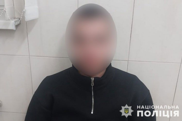 21-річний чоловік на Тернопільщині погрожував поліцейським сокирою: йому оголошено підозру