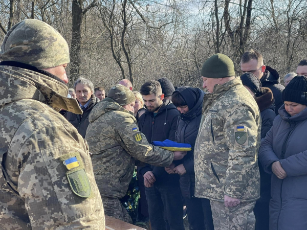 
В Озерянській громаді поховали захисника, який загинув у травні 2023 року (фото)