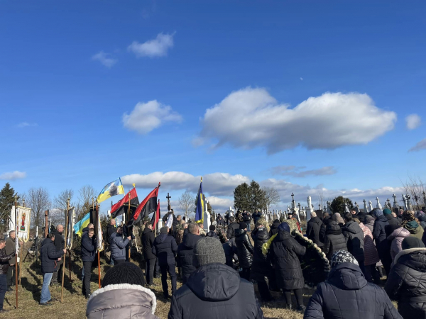 
В Озерянській громаді поховали захисника, який загинув у травні 2023 року (фото)