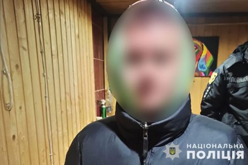 
20-річний іменинник на Кременеччині з сокирою та ножем напав на своїх друзів (фото)