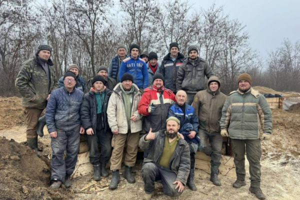 Голова Тернопільської райради та міський голова Теребовлі три тижні будували фортифікації на сході