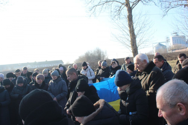 «Славуньку мій! Як я довго на тебе чекала!”: рідні схилились над домовиною Героя Ярослава Гульки (фоторепортаж)