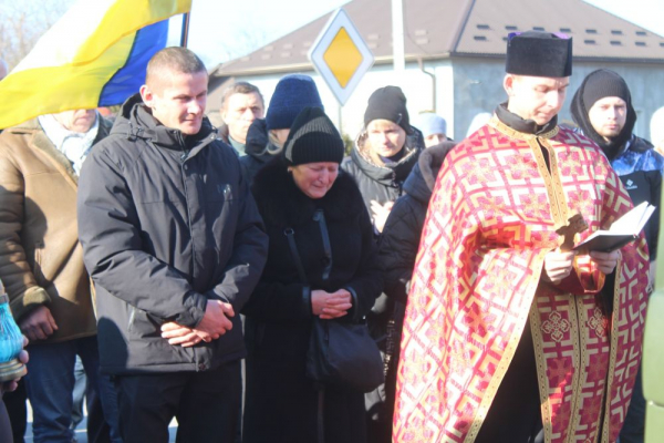 «Славуньку мій! Як я довго на тебе чекала!”: рідні схилились над домовиною Героя Ярослава Гульки (фоторепортаж)