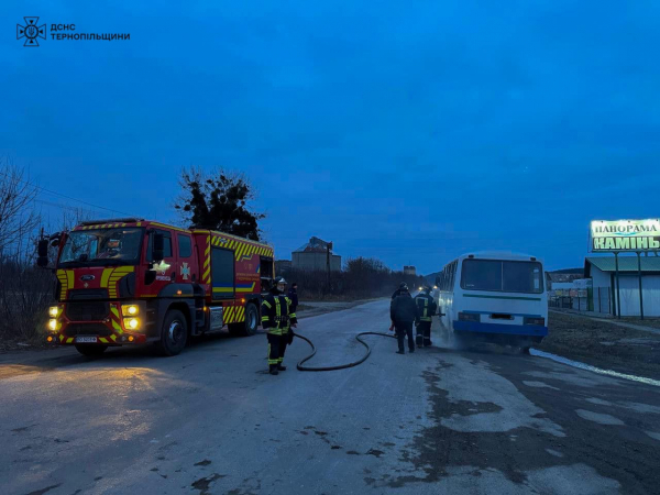 
Горіли маршрутка і котельня: пожежа на Кременеччині (ФОТО)