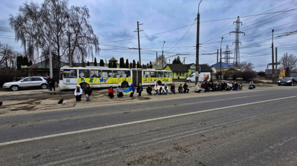 У Великоберезовицькій громаді на колінах зустріли загиблого воїна Олега Могилу (фото)