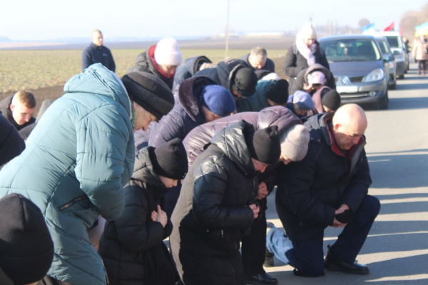 «Славуньку мій! Як я довго на тебе чекала!”: рідні схилились над домовиною Героя Ярослава Гульки (фоторепортаж)