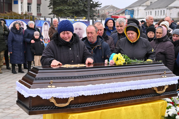 
У Лановецькій громаді похоронили 36-річного воїна Олександра Босака (ФОТО)