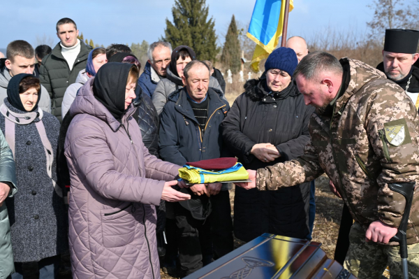 
У Лановецькій громаді похоронили 36-річного воїна Олександра Босака (ФОТО)