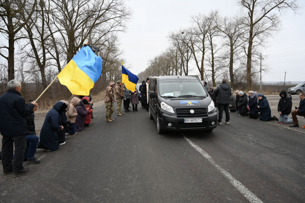 
У Лановецькій громаді похоронили 36-річного воїна Олександра Босака (ФОТО)