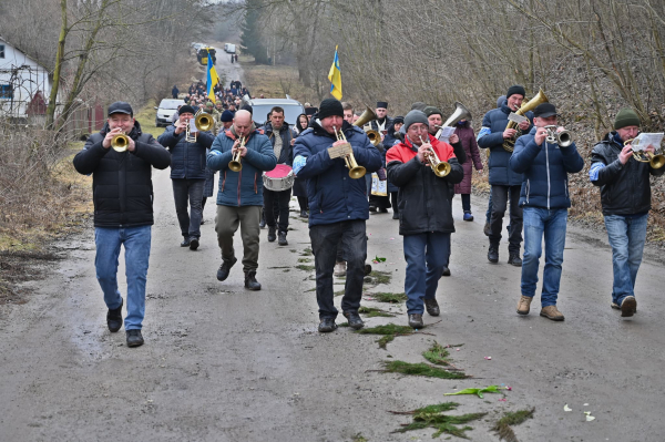 
У Лановецькій громаді похоронили 36-річного воїна Олександра Босака (ФОТО)