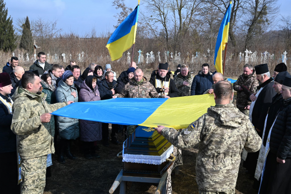 
У Лановецькій громаді похоронили 36-річного воїна Олександра Босака (ФОТО)