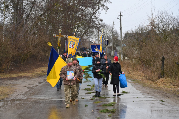 
У Лановецькій громаді похоронили 36-річного воїна Олександра Босака (ФОТО)