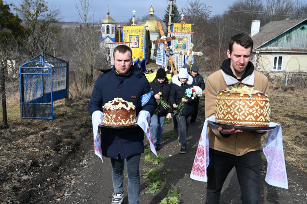 
У Лановецькій громаді похоронили 36-річного воїна Олександра Босака (ФОТО)