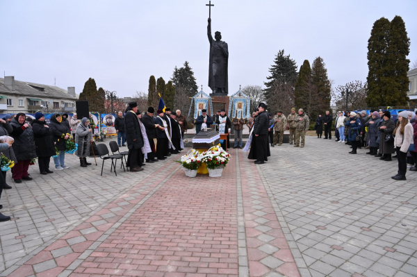 
У Лановецькій громаді похоронили 36-річного воїна Олександра Босака (ФОТО)