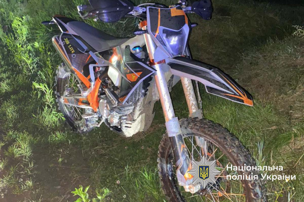 Школяр на мотоциклі врізався у легкове авто: ДТП на Борщівщині