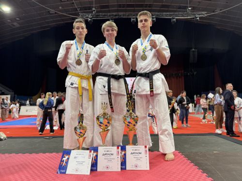 Каратисти з Тернопільщини здобули нагороди на чемпіонаті України (ФОТО)