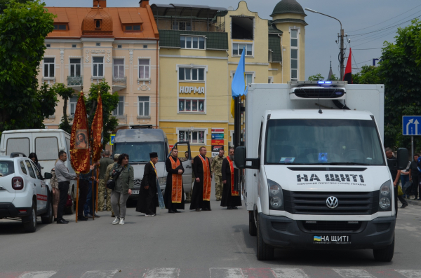 На щиті: Білобожницька громада зустріла захисника Мирослава Батицького (фото, відео)