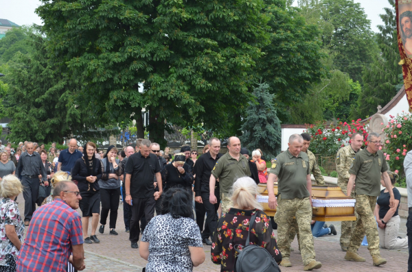 На щиті: Білобожницька громада зустріла захисника Мирослава Батицького (фото, відео)