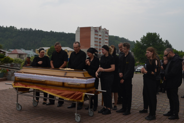 На щиті: Білобожницька громада зустріла захисника Мирослава Батицького (фото, відео)