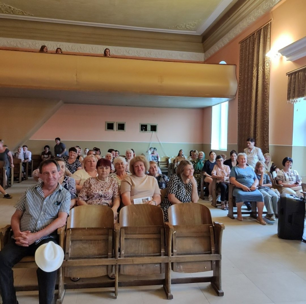 У Ридодубах провели благодійну виставу на підтримку ЗСУ – зібрали 16 тисяч гривень (фото, відео)