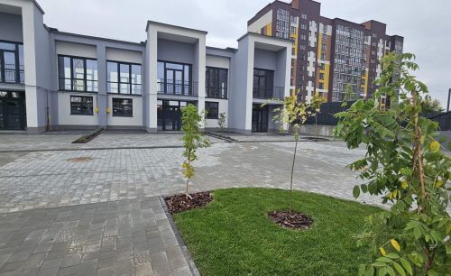 «Беверлі Хіллз Deluxe» у Тернополі: 15 енергонезалежних котеджів готові до здачі