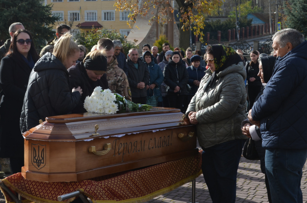 На Тернопільщину привезли тіло загиблого воїна Ярослава Підгірного (фото, відео)