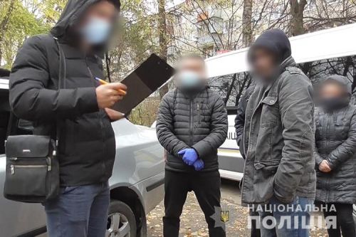 Привезли з Іспанії: у Тернополі судитимуть чоловіка, який підливав в напої очні краплі, а далі грабував (фото)