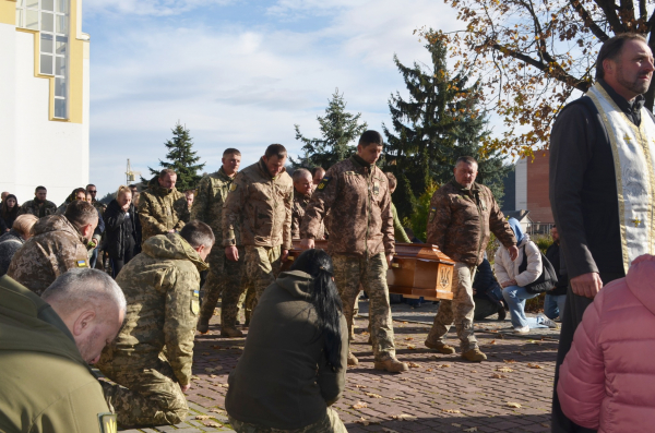 На Тернопільщину привезли тіло загиблого воїна Ярослава Підгірного (фото, відео)