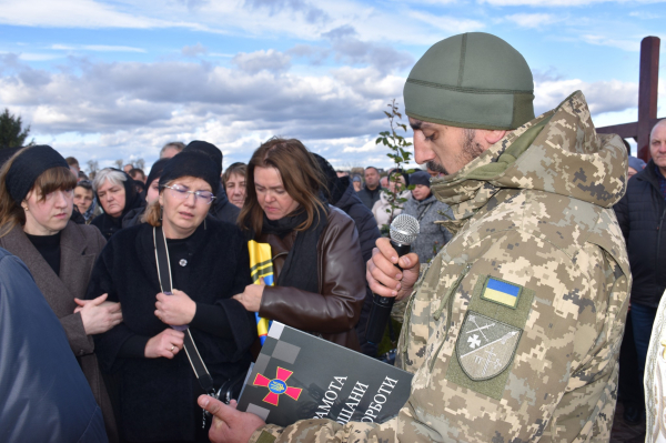 У Бучацькій громаді попрощалися із загиблим захисником Петром Микуляком (фото)