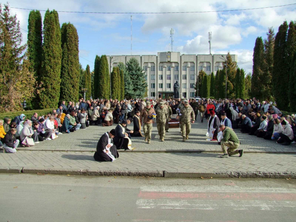 Герой, який загинув у день народження: на Тернопільщині попрощалася з В’ячеславом Меланченком (фото)