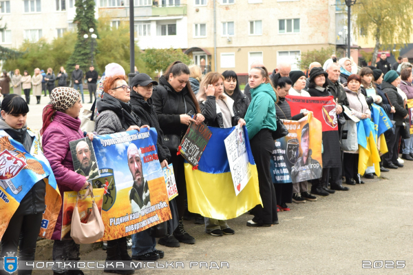 У Чорткові відбулася мирна акція «Безвісти зниклі і полонені – не забуті» (фото)