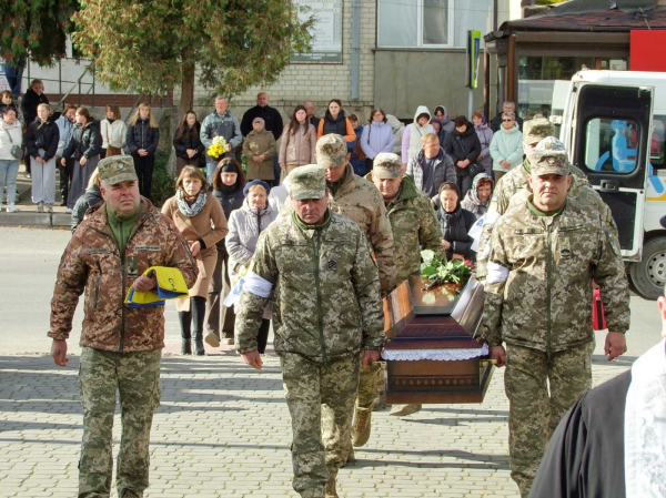 Герой, який загинув у день народження: на Тернопільщині попрощалася з В’ячеславом Меланченком (фото)