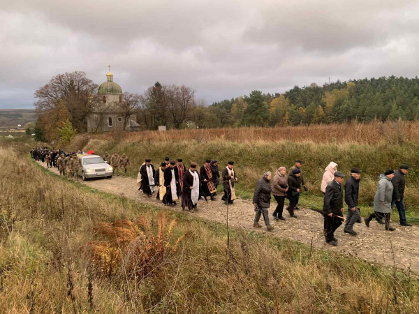 Саранчуківська громада попрощалась із загиблим Героєм Василем Гулою (фото)