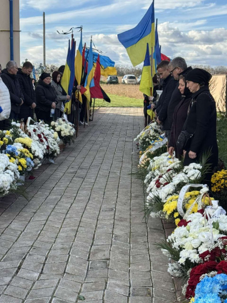 У Бучацькій громаді попрощалися із загиблим захисником Петром Микуляком (фото)