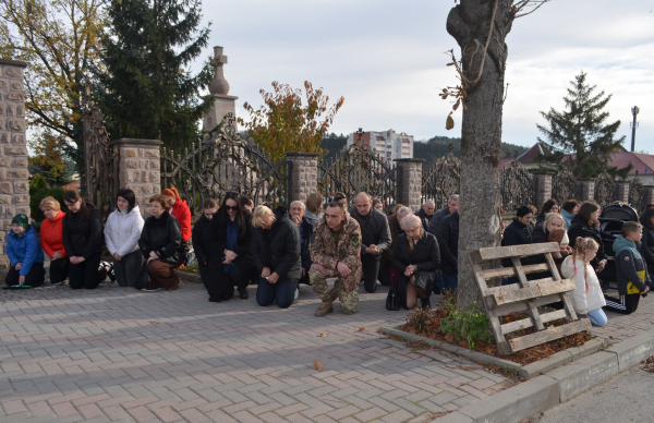 На Тернопільщину привезли тіло загиблого воїна Ярослава Підгірного (фото, відео)