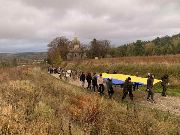Саранчуківська громада попрощалась із загиблим Героєм Василем Гулою (фото)
