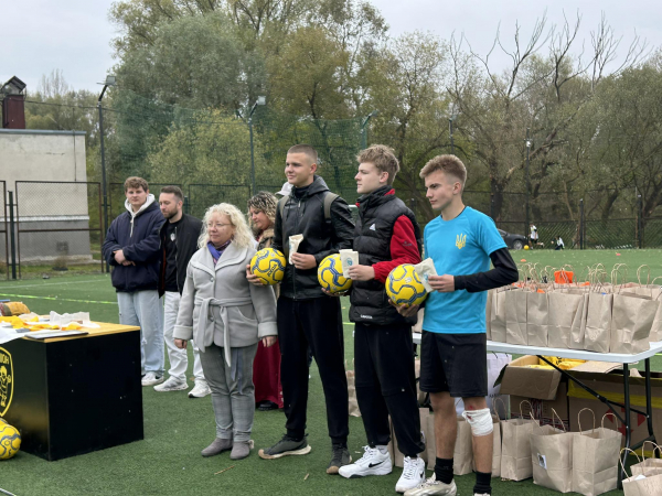 Перший футбольний турнір «Кубок єдності» для школярів відбувся у Тернополі (фото)