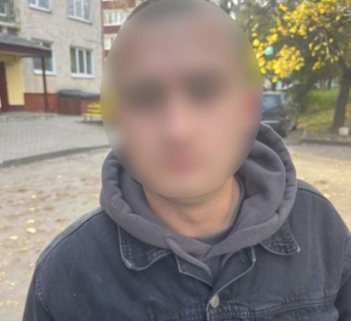 Залишився без телефону: обікрали продавця у Тернополі