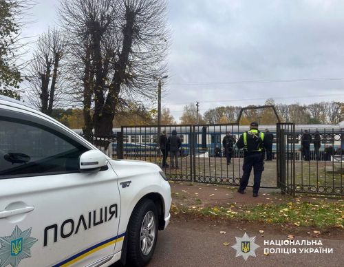 На Житомирщині чоловік з Харкова підірвав себе, прикордонницю та цивільних (фото)