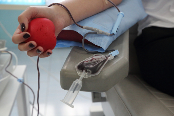 У Тернополі десятки людей здали кров в пам'ять про медика та воїна Івана Попіля (фото)