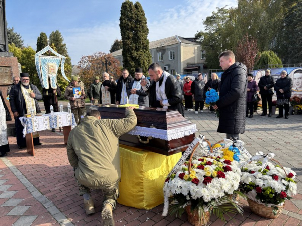У Ланівцях попрощалися із загиблим захисником Сергієм Зиском (фото)