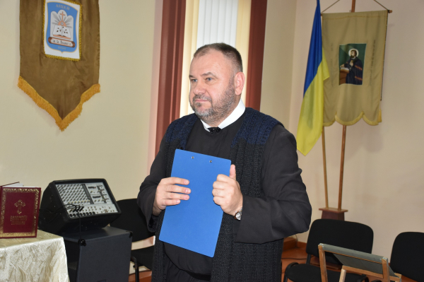 Перевидане Євангеліє XII-XIII століть презентували на Тернопільщині (фото)