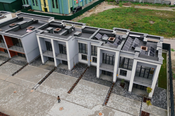 «Беверлі Хіллз Deluxe» у Тернополі: 15 енергонезалежних котеджів готові до здачі