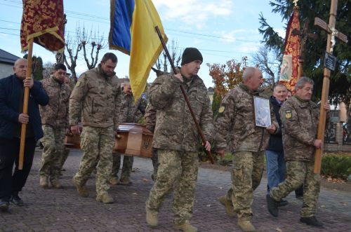 На Тернопільщину привезли тіло загиблого воїна Ярослава Підгірного (фото, відео)