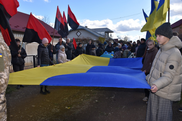 У Бучацькій громаді попрощалися із загиблим захисником Петром Микуляком (фото)