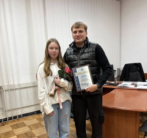 Знайшла гаманець із грошима – і не спокусилася: поліція відзначила вчинок тернопільської школярки (фото)